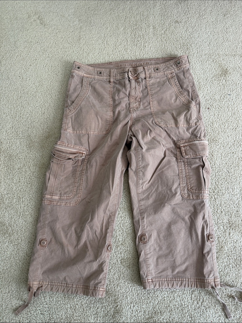 American Eagle Outfitters Cargo Capris - Khaki Women’s 6 Short AE AEO Pants